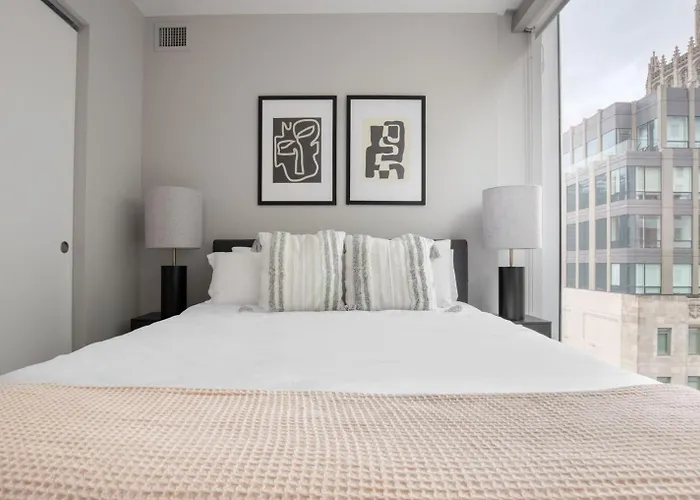 Appartamento Streeterville 2br W Lounge Pool Nr Riverwalk Chi-1003